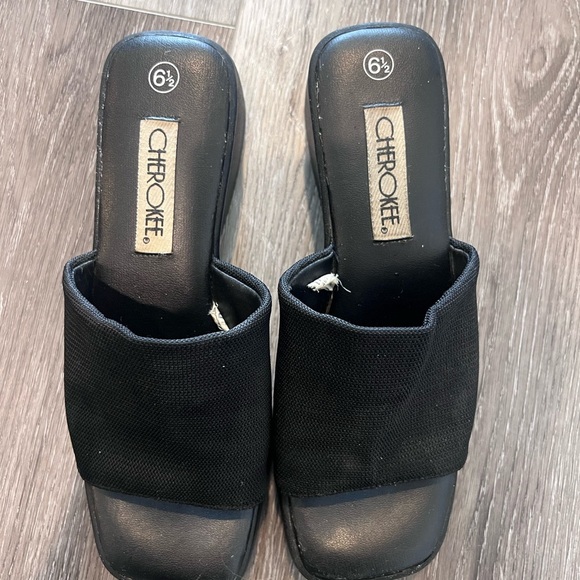 Vintage Cherokee Black Slide Sandals - Picture 3 of 4